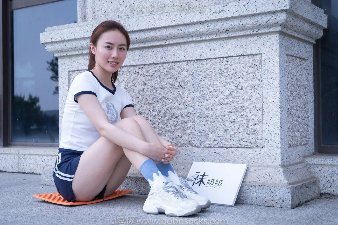 [BoBoSocks袜啵啵]NO.028 小米-运动鞋、白棉袜、裸足 [133P]插图7